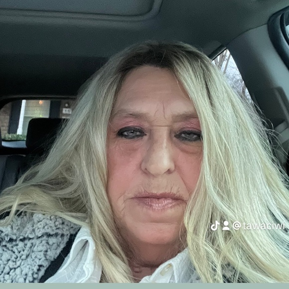 Meet your Posher, Susan - Picture 1 of 1